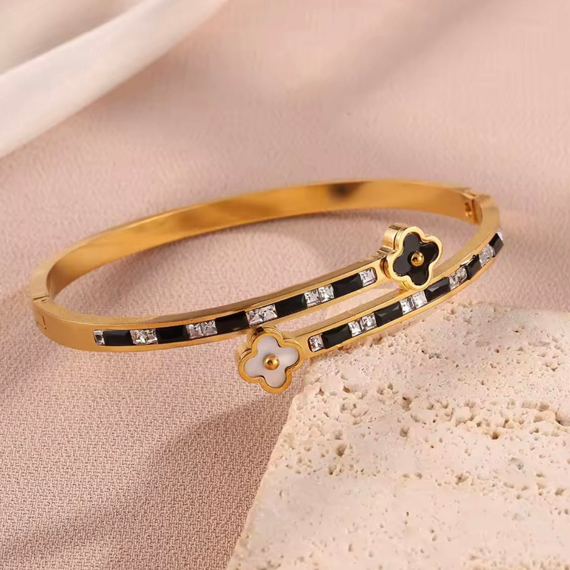 Never Fades - Water Resistant - 18k Four leaf Flower Nail Head Open Bangle