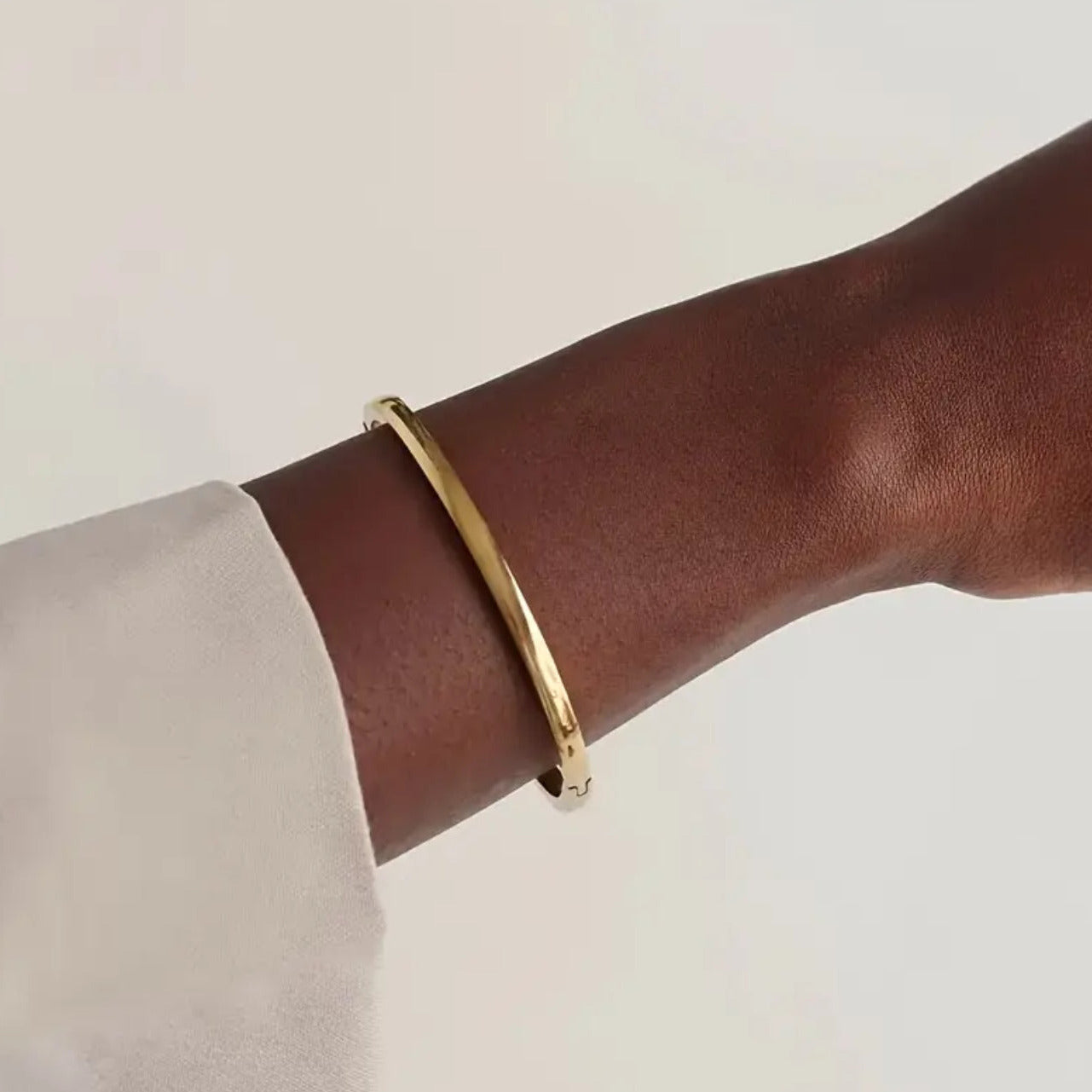 Never Fades - Water Resistant - Minimalist 18k Gold-Plated Bangle - Lightweight Bangle