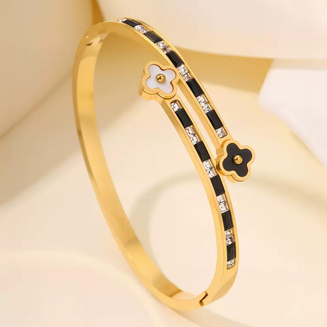 Never Fades - Water Resistant - 18k Four leaf Flower Nail Head Open Bangle