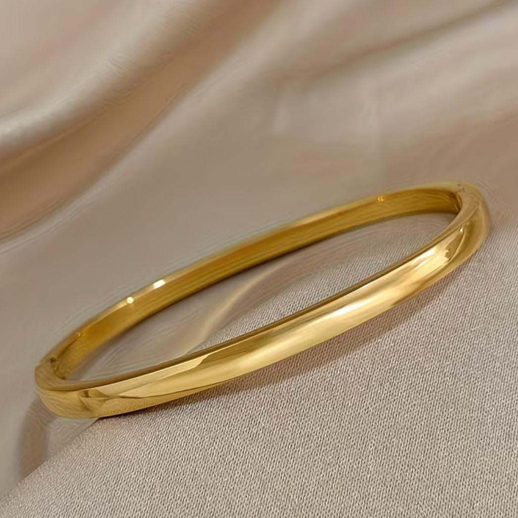 Never Fades - Water Resistant - Minimalist 18k Gold-Plated Bangle - Lightweight Bangle