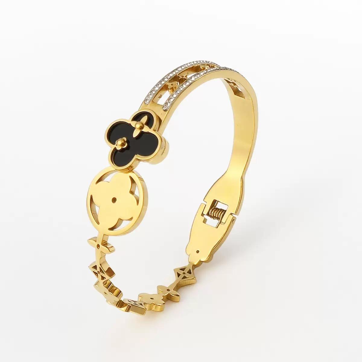 Never Fades - Water Resistant - 18k Four-leaf Titanium Flower Bangle
