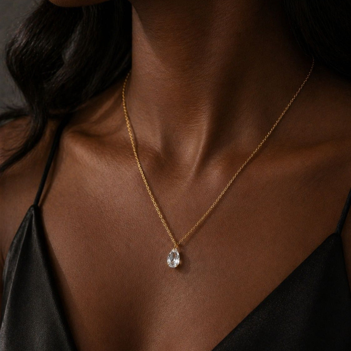 Trendy Water Drop Pendant Necklace • Minimalist Luxury Collarbone Chain